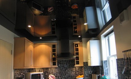 Дизайн натяжных потолков на кухне. Фото, примеры.