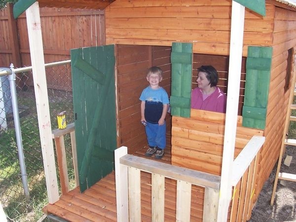 Отец построил для сына игровой домик своими руками: подробная инструкция с фото (получится у каждого)