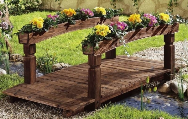 Декоративный мостик для сада: какой вариант выбрать и где правильно установить